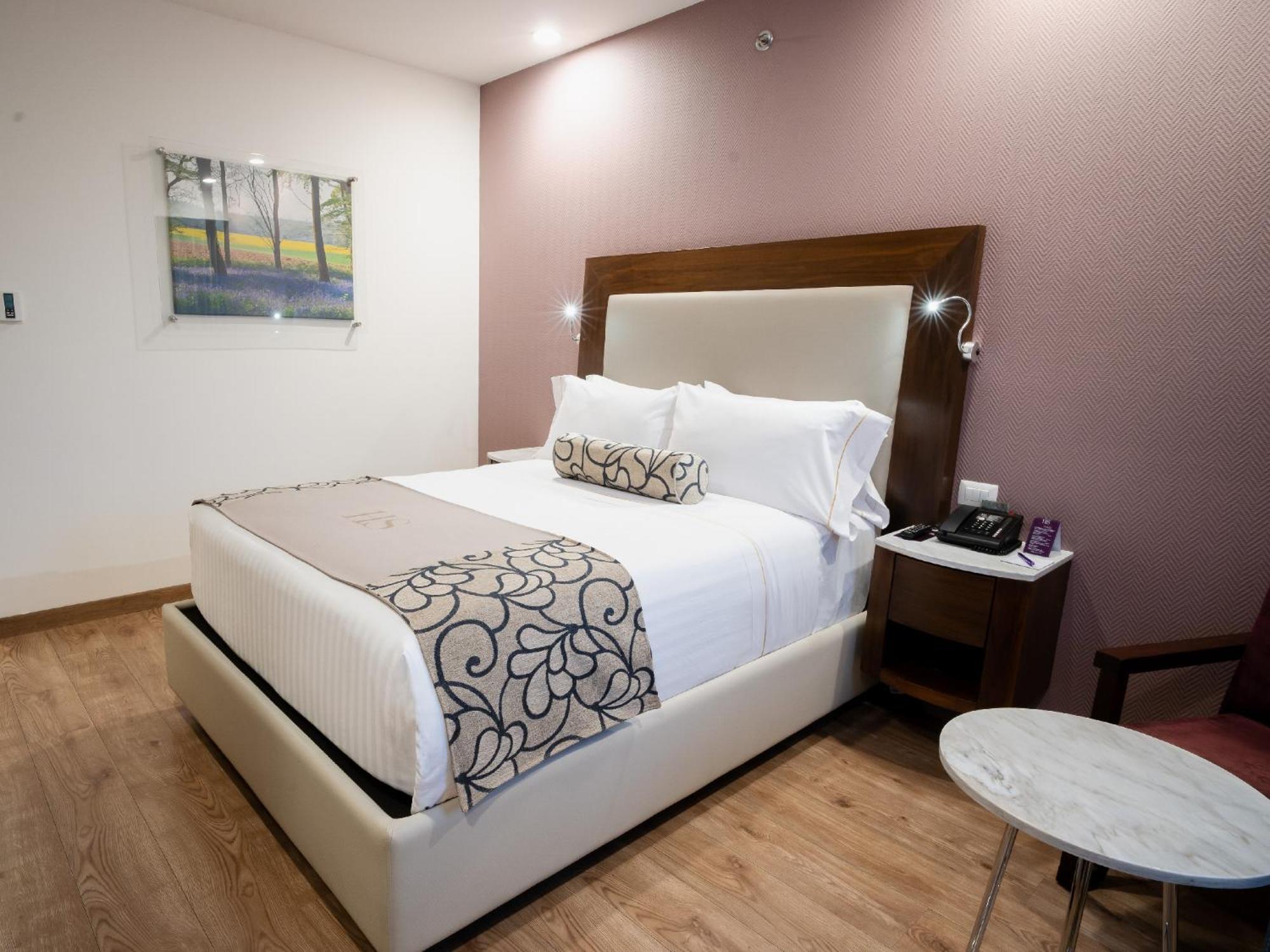Hs Hotsson Hotel Queretaro Exterior photo
